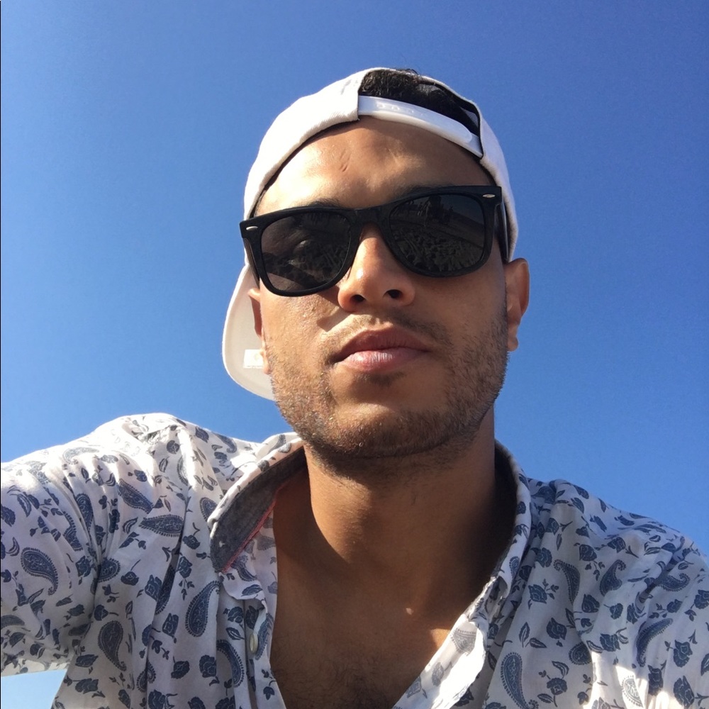 Meet your Posher, Momohamed